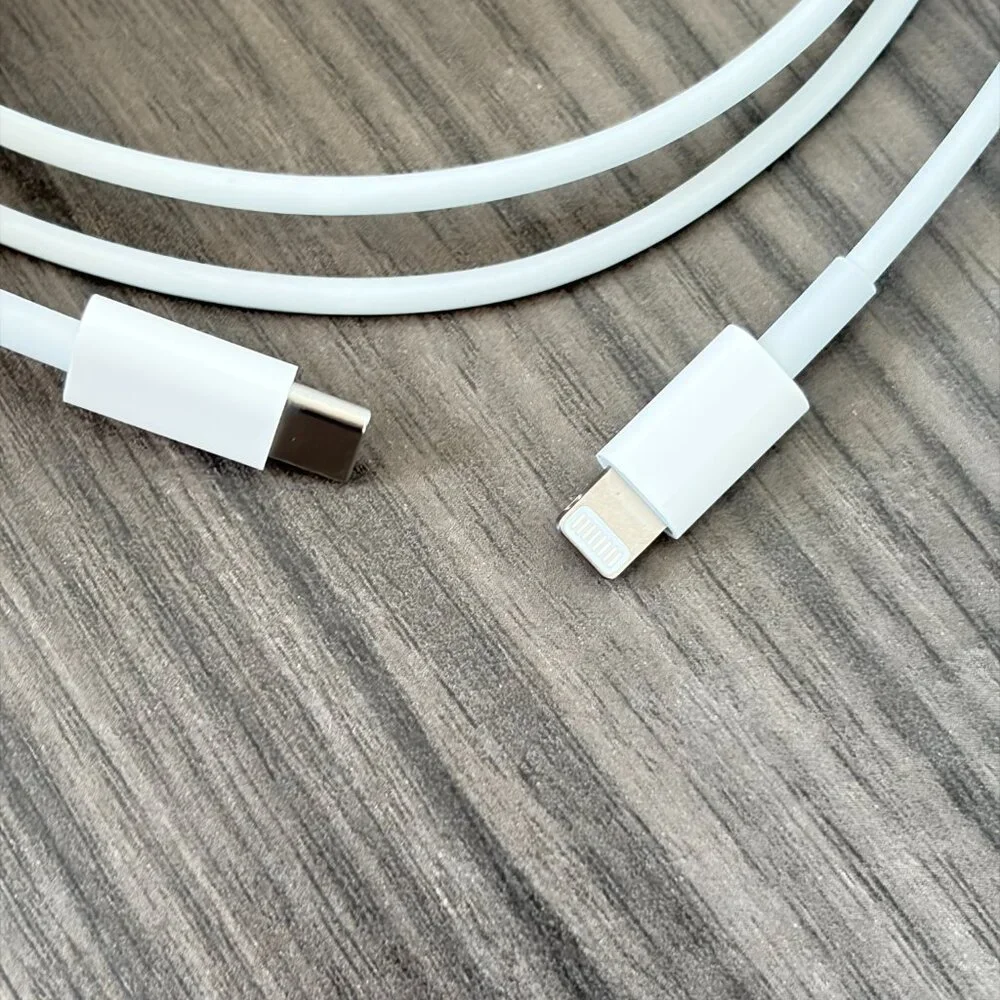 Apple Lightning USB-C Cable - 39